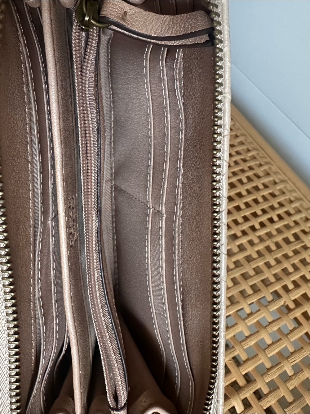 FRYE AND CO. Woven Faux-Leather Zip Wallet in Blush - Picture 3 of 7